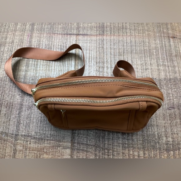 Tan Fanny Pack for Anyone! - Picture 3 of 6